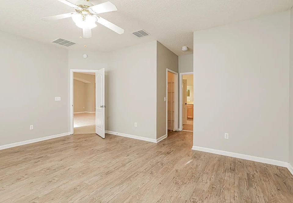 1st image of 3205 Wandering Oaks Dr