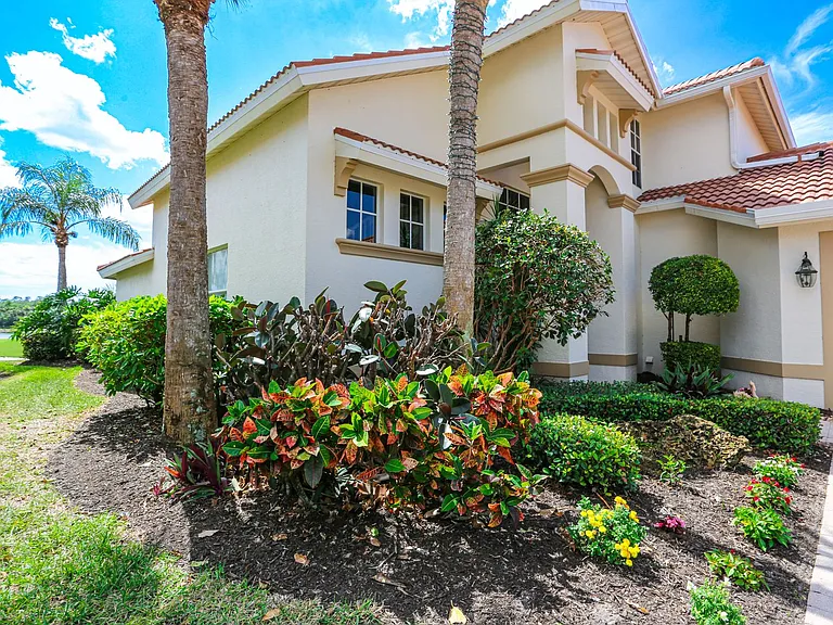 5945 Paradise Cir — Photo 10