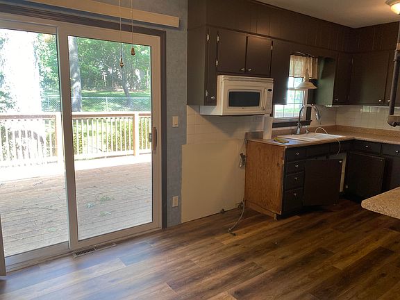 4th image of 624 S Placida Ave