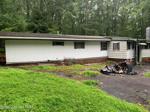 110 Quail Ct, Stroudsburg, PA 18360