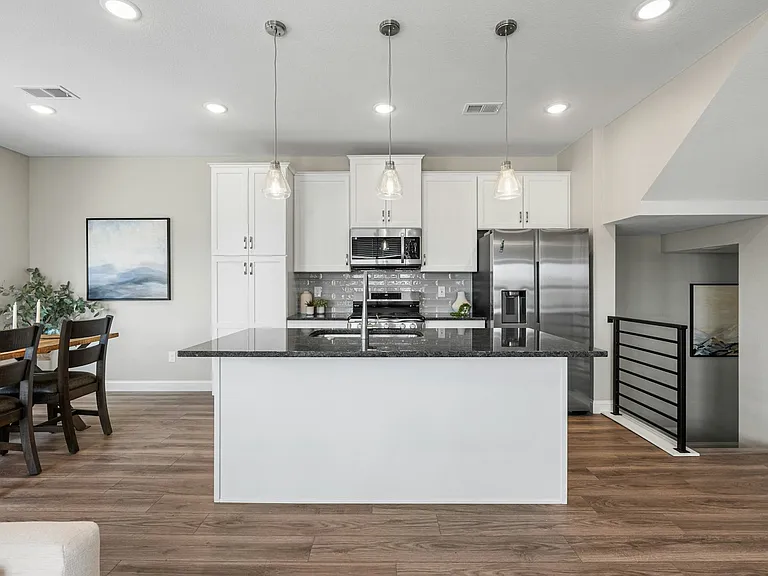 2014 S Holly St #4 — Photo 10