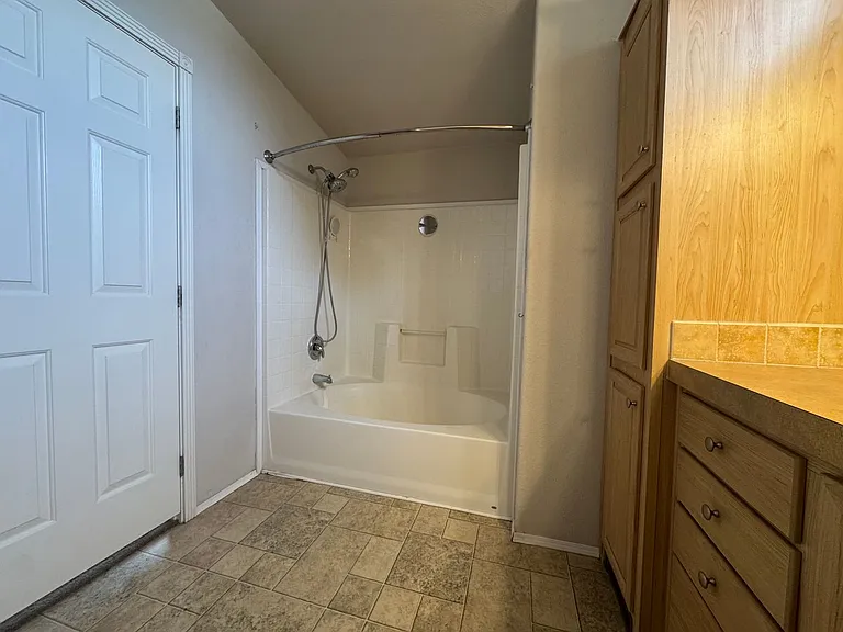 10044 S Kent Rd — Photo 14