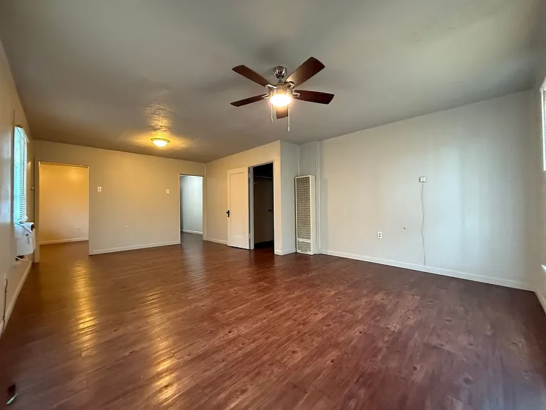 621 Philippine St — Photo 3