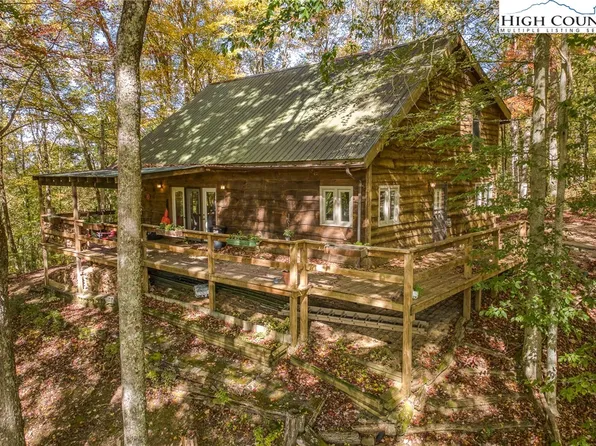 215 Running Bare Road, Mountain City, TN 37683