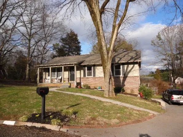 3006 Connie Rd, Knoxville, TN 37909