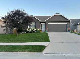 14619 Hartman Ave, Omaha, NE 68116
