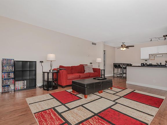 4th image of 2737 NE 28th Street #8W