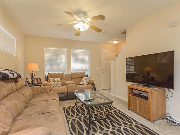 4th image of 2918 Amber Oak Dr