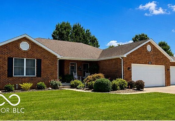 2nd image of 2895 Foxridge Cir
