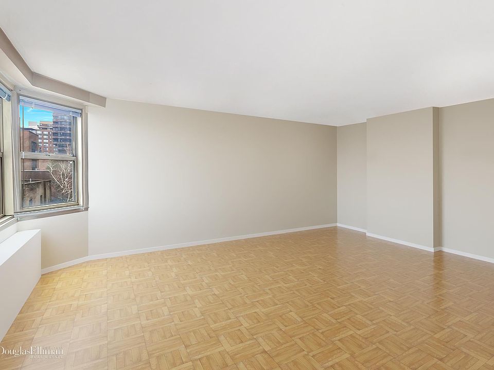 1st image of 1652 1st Ave #4K