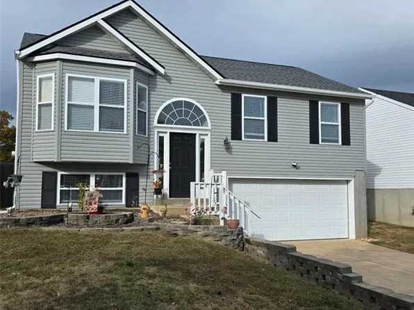 3185 Five Oaks Dr, Arnold, MO 63010
