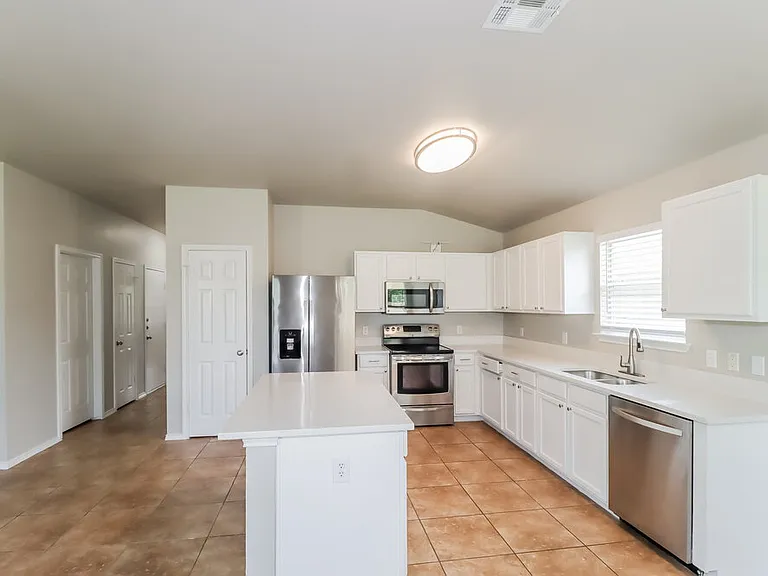 102 Creek Ledge Dr — Photo 6