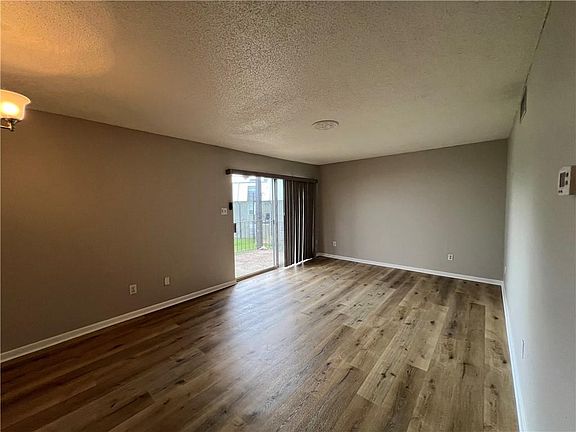 3rd image of 225 Riverbend Dr #225