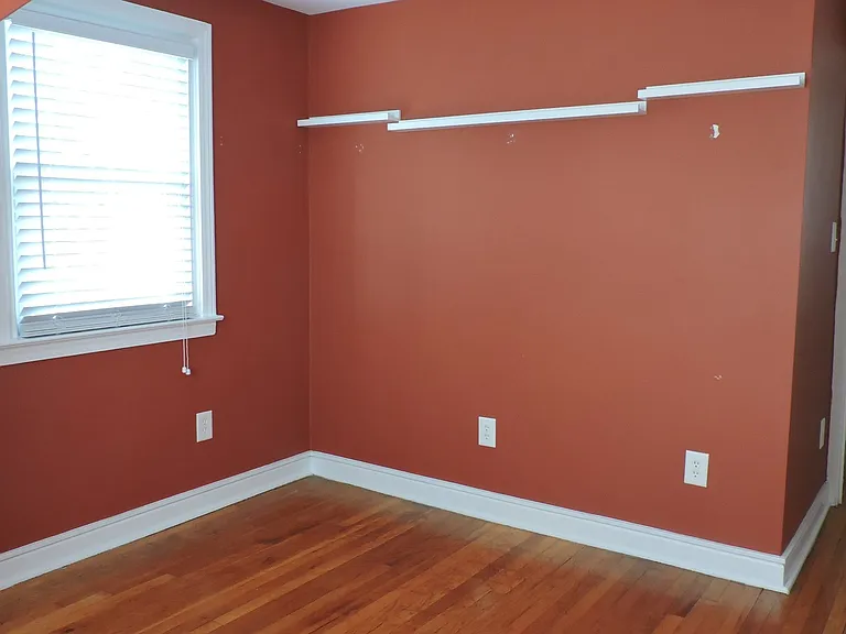 1939 E Jonathan St — Photo 12