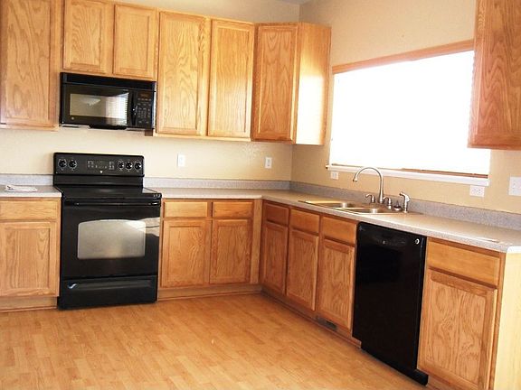 Spacious Kitchen W/All Appliances Included!