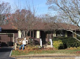 18 Natick St, Islip Terrace, NY 11752