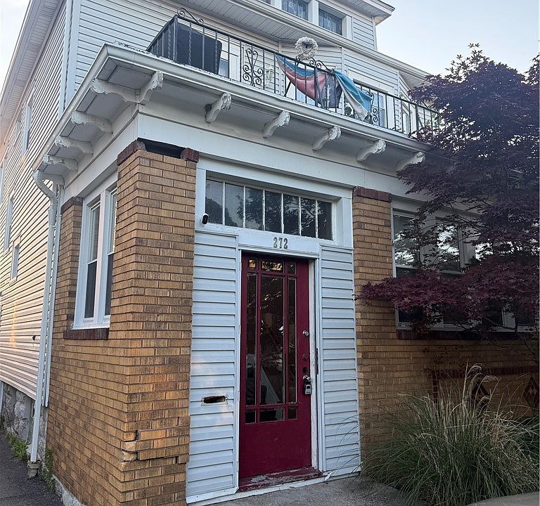 1st image of 272 Commonwealth Ave