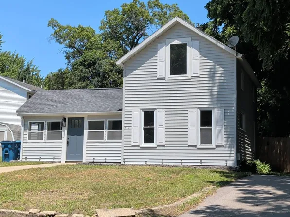416 Pine St, Fruitport, MI 49415