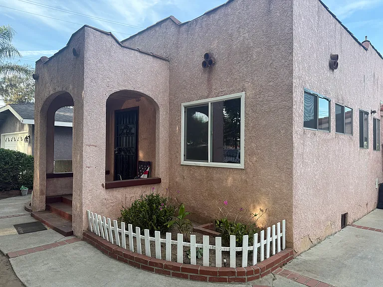 1360 Hyatt Ave — Photo 3