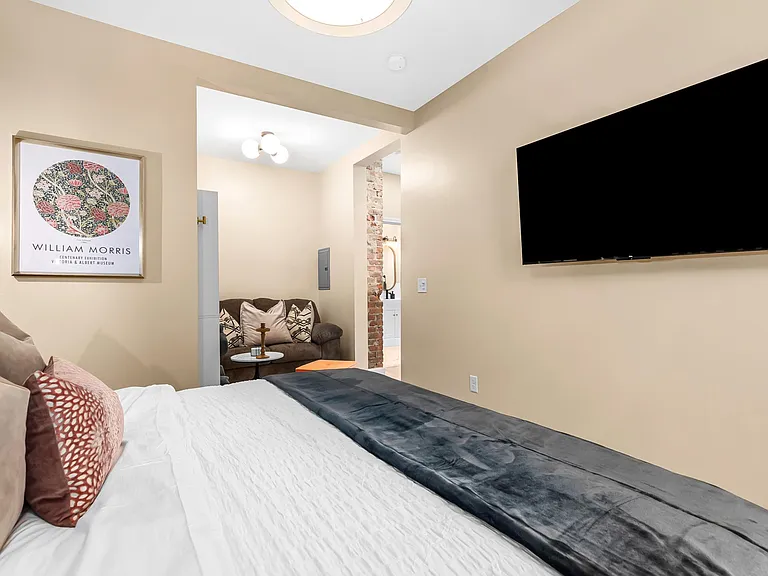 295 Euclid St #3 — Photo 12