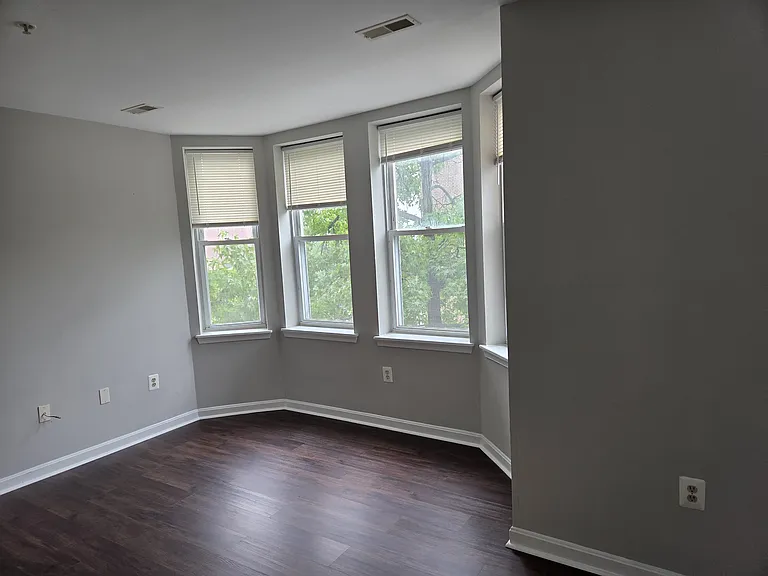 1216-1218 W Fayette St #201 — Photo 23