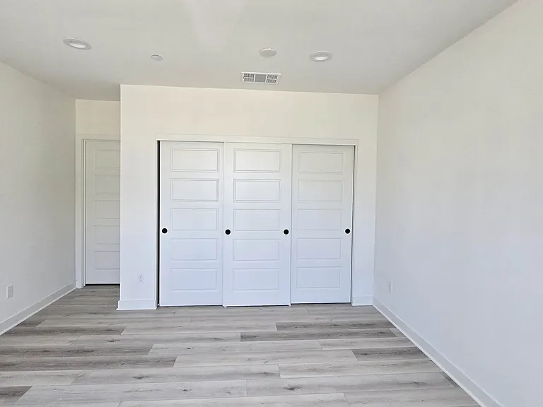 6118 Village Way — Photo 5