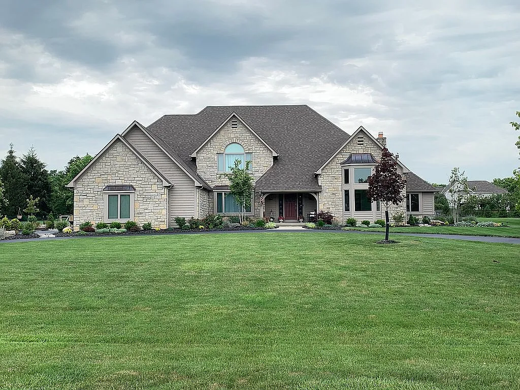 424 Cardinal Hill Ln photo 1