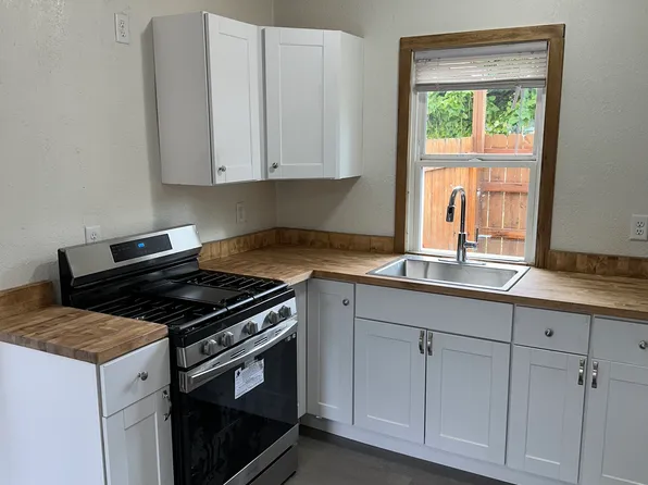 954 Walnut St APT 1, Wheatland, WY 82201