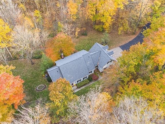 4th image of 11800 Parkwood Dr