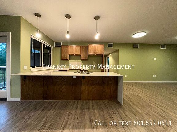 3rd image of 3223 Kavanaugh Blvd Unit 1D