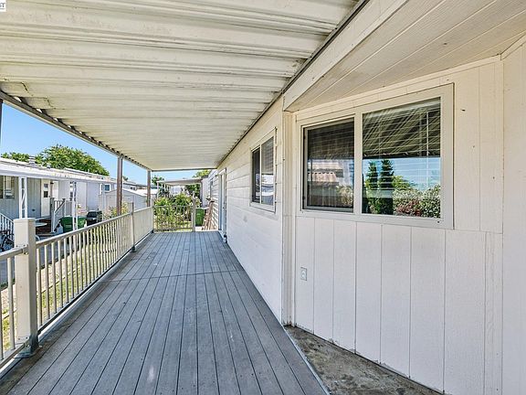 3rd image of 820 N Lincoln Way Space 93