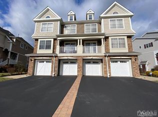 32 Raritan Reach Rd, South Amboy, NJ 08879