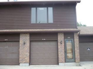 1478 Kennicott Ct, Sycamore, IL 60178
