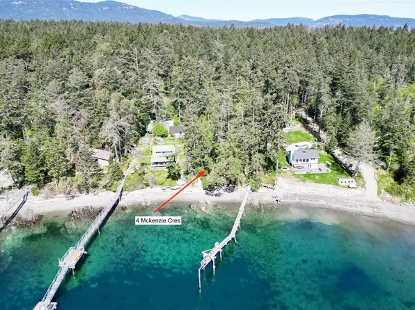 4 McKenzie Cres, Southern Gulf Islands, BC V8L 5Y7