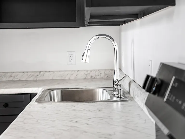 Cates Block Apartments — Photo 56