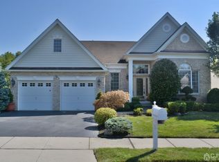 7 Turnberry Dr, Monroe Township, NJ 08831