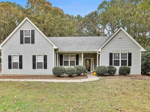 180 N Strathmore Dr, Sharpsburg, GA 30277