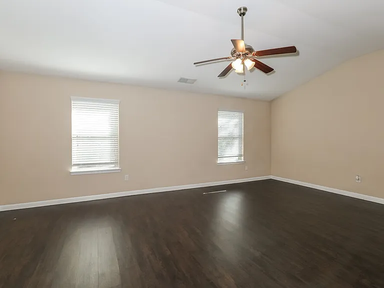 705 Yukon Way — Photo 10