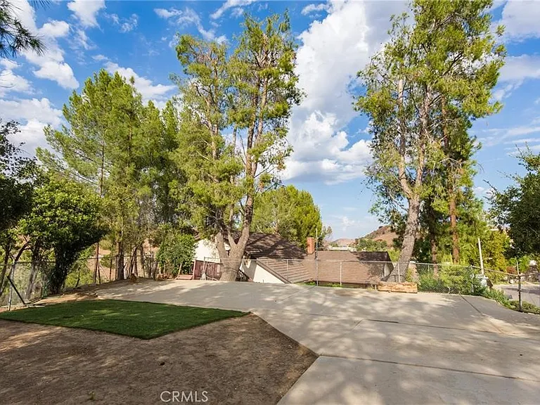 27601 Endeavor St — Photo 6