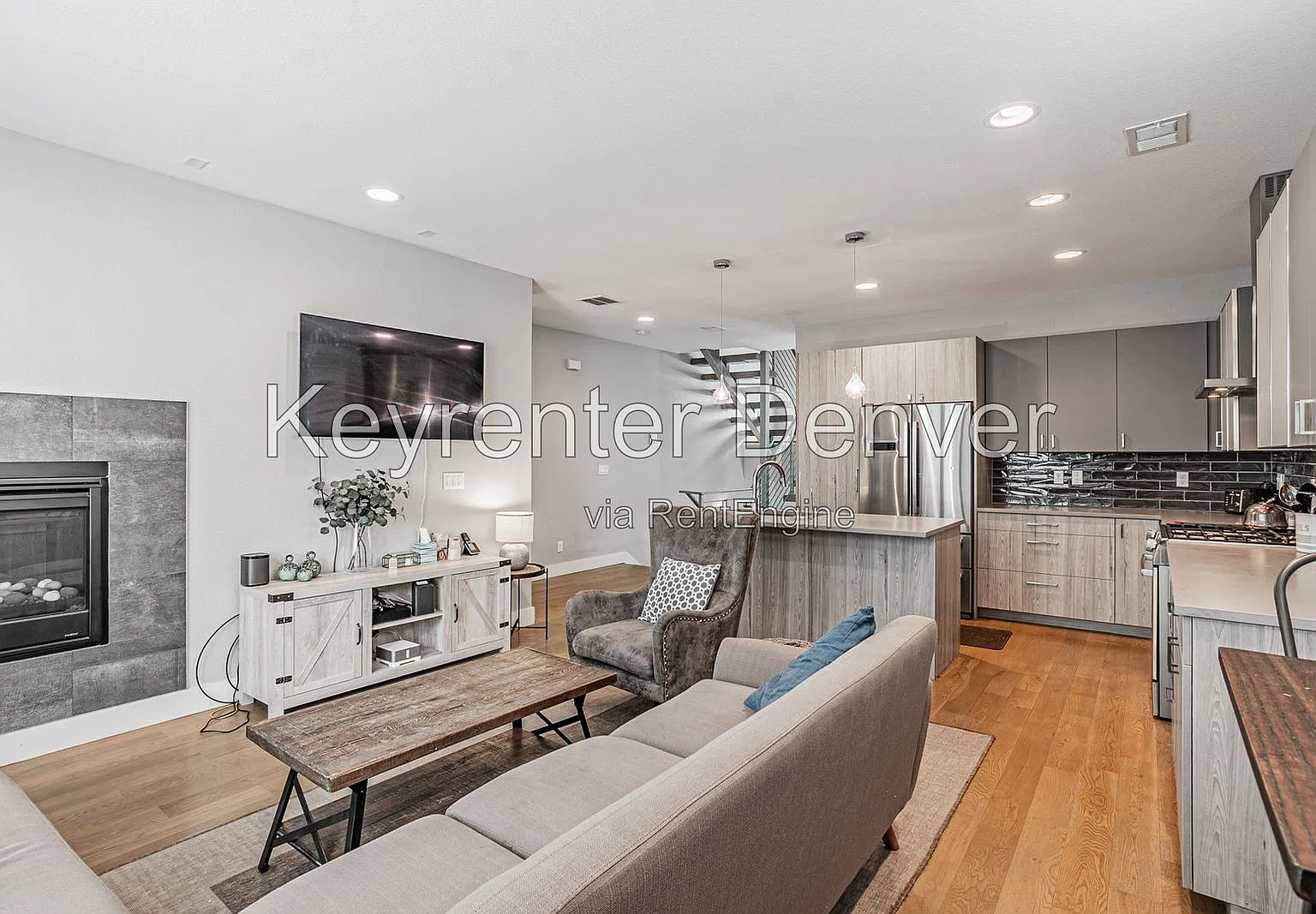 3 bed, 3.0 bath, 1775 sqft, $3,500 — Photo 4