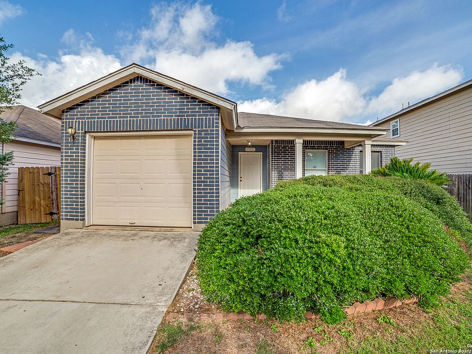 1st image of 2111 Clear Ct