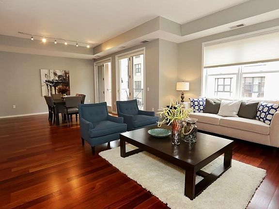 5th image of 445 Wacouta St Unit 309