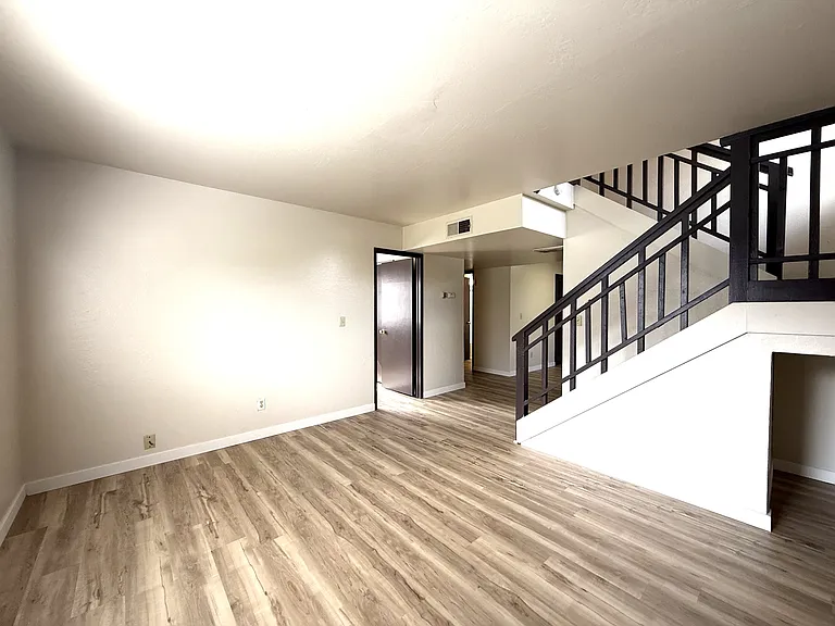1505 W 3rd St #F — Photo 3