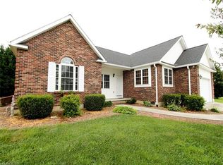 67 Common Ground Dr, Flat Rock, NC 28731