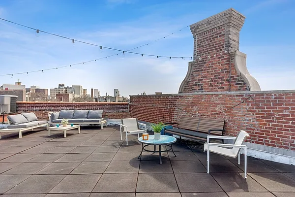 Sold by Compass | media 10