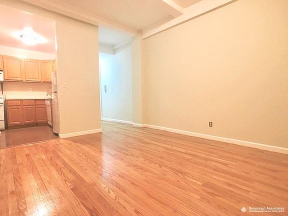 3rd image of 115 W 71st St APT 4D
