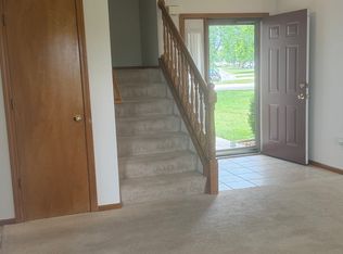 2726 Coralberry Ct, Lawrence, KS 66047