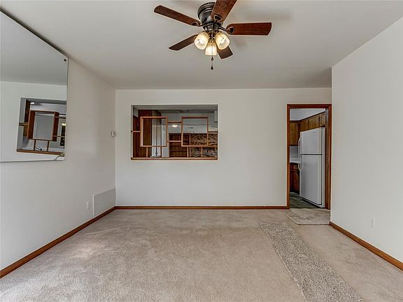 5th image of 20851 Silver St
