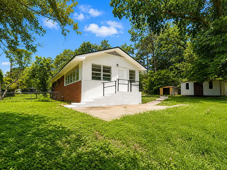 3302 Winn Dr — Photo 25