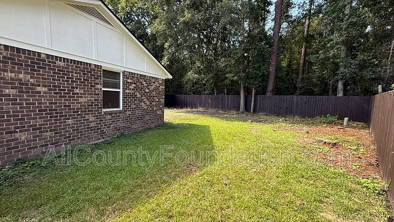 3 bed, 2.0 bath, 1144 sqft, $1,995 — Photo 2